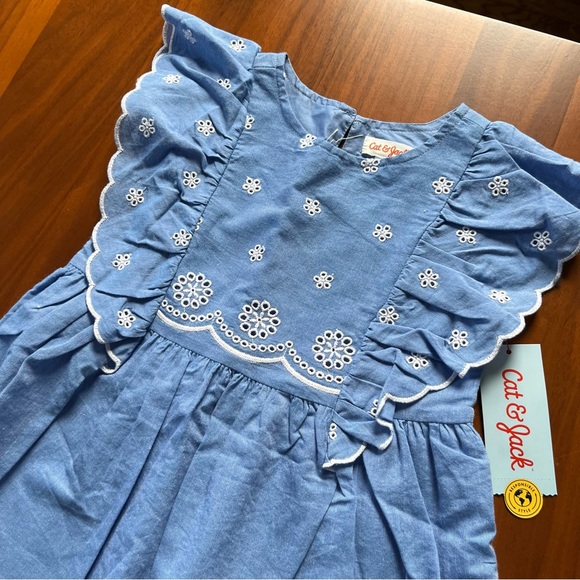 CAT & JACK | NWT Blue chambray eyelet dress NWT 3T - Picture 2 of 5